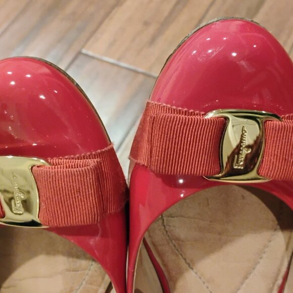Rosso / red gold Salvatore Ferragamo patent Varina leather Ferragamo Ballet flat - Picture 3 of 7